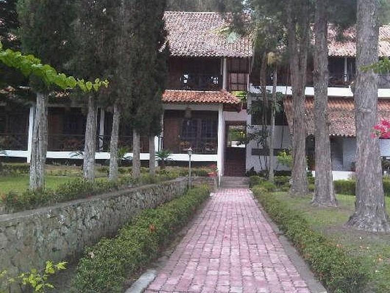 Hotel Pandu Lakeside Tuktuk Exterior photo